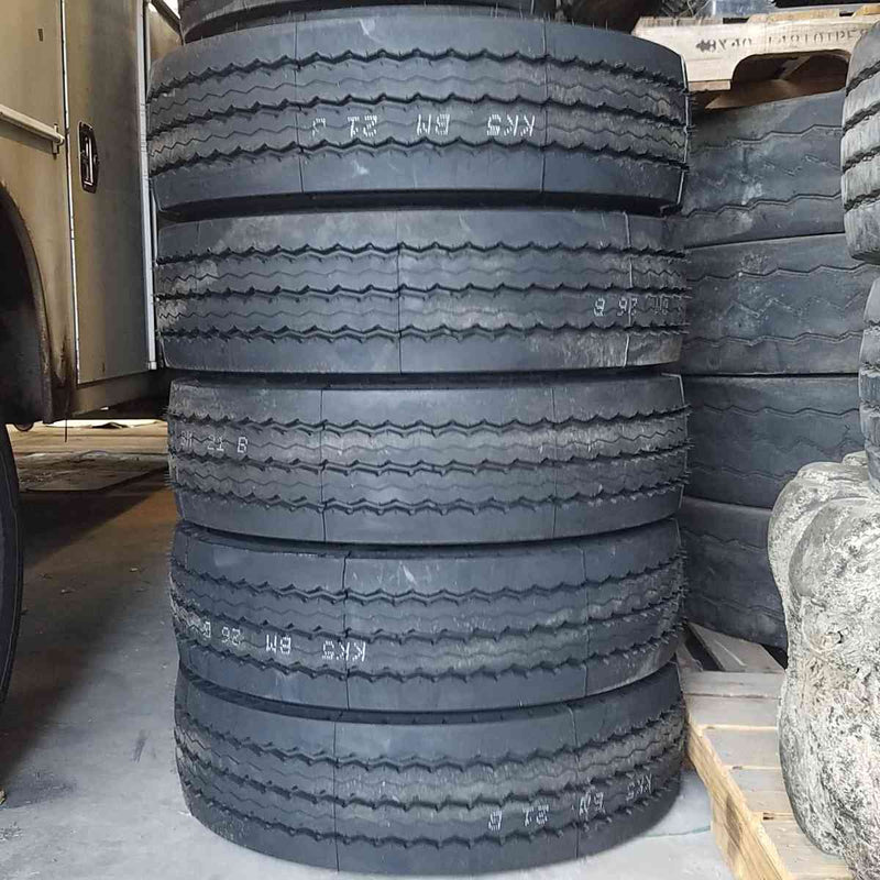 Load image into Gallery viewer, 215/75R17.5 Pirelli 16Ply R89 Trailer  3887000
