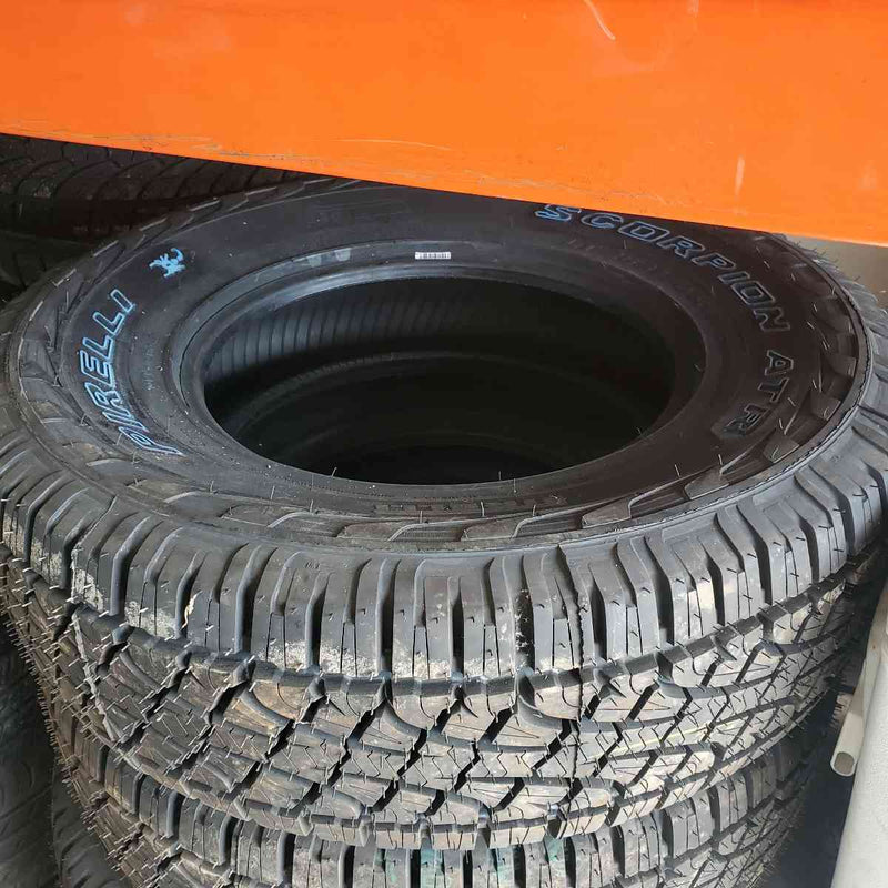 Load image into Gallery viewer, LT285/70R17 Scorpion ATR 121/118R 1616900
