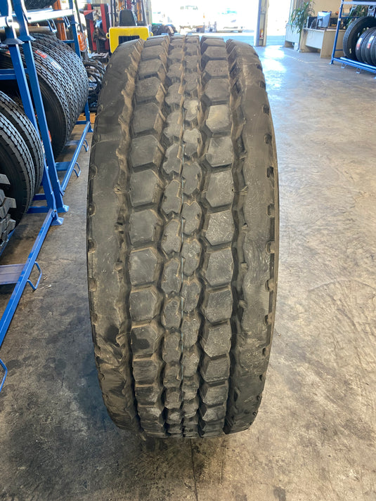 525/80R25 176F Bridgestone VHS E-2 TL / New / OLD / DOT