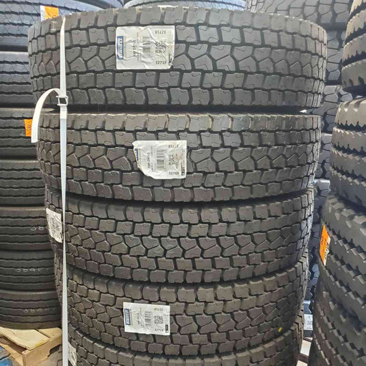 11R22.5 R89 Drive Pirelli 16Ply 3271800