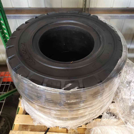 400/60-15 Numa Forte Solid Press On