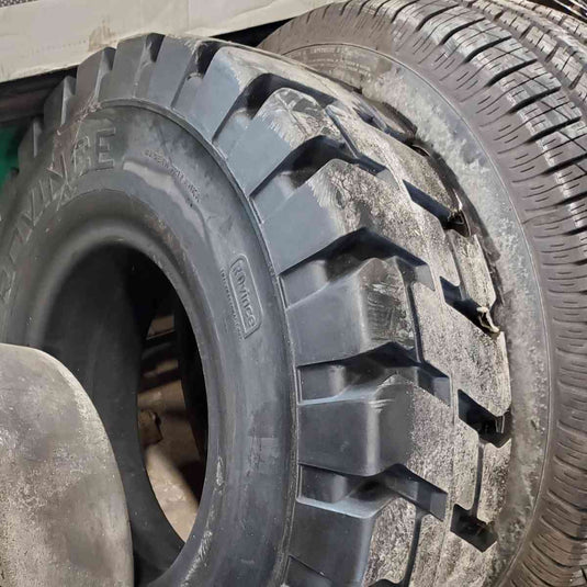 8.25-15 Rovince Summa Solid Premium Traction
